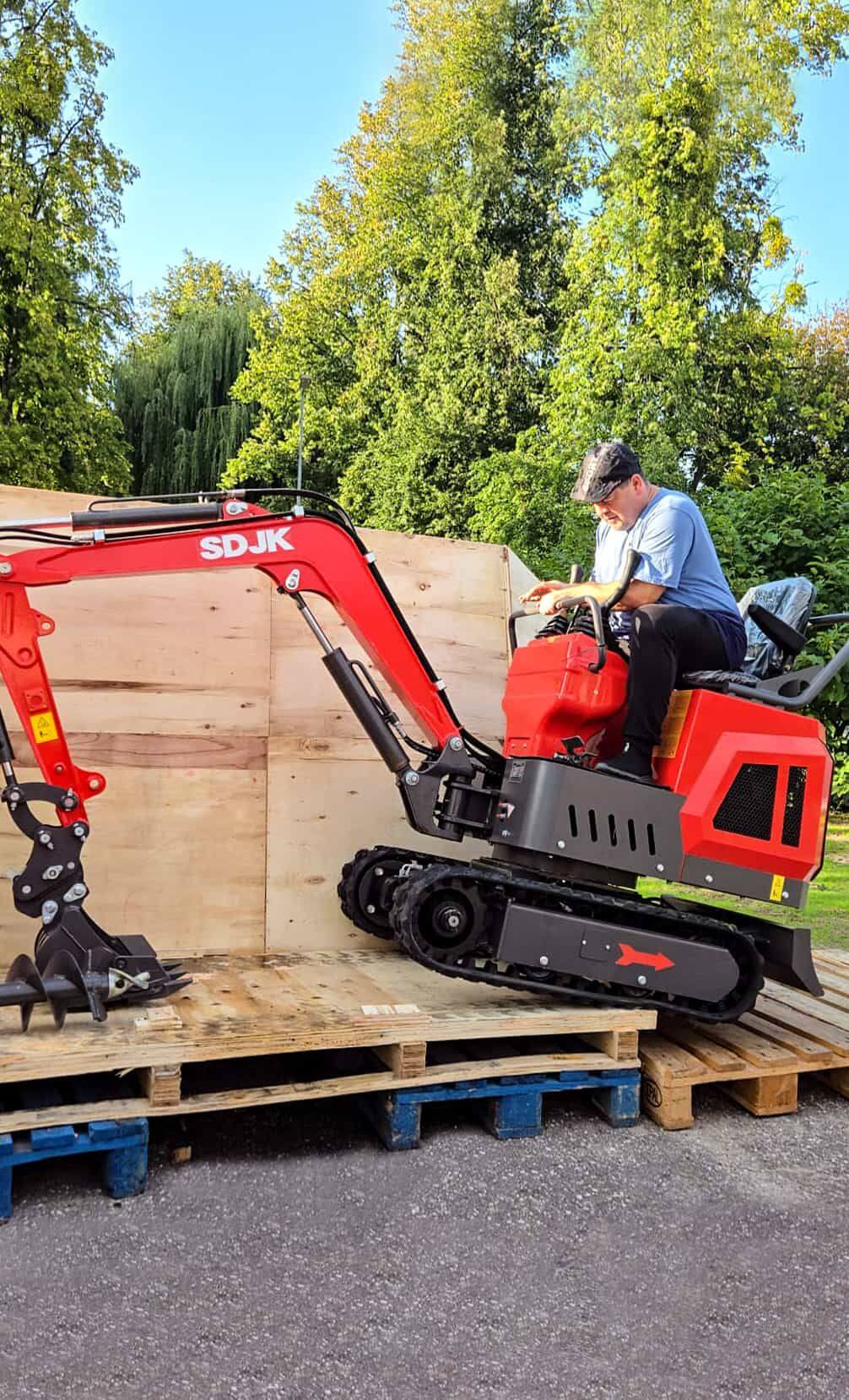 Excavator in actual operation for a Swedish client, suitable for the cold climate of Northern Europe