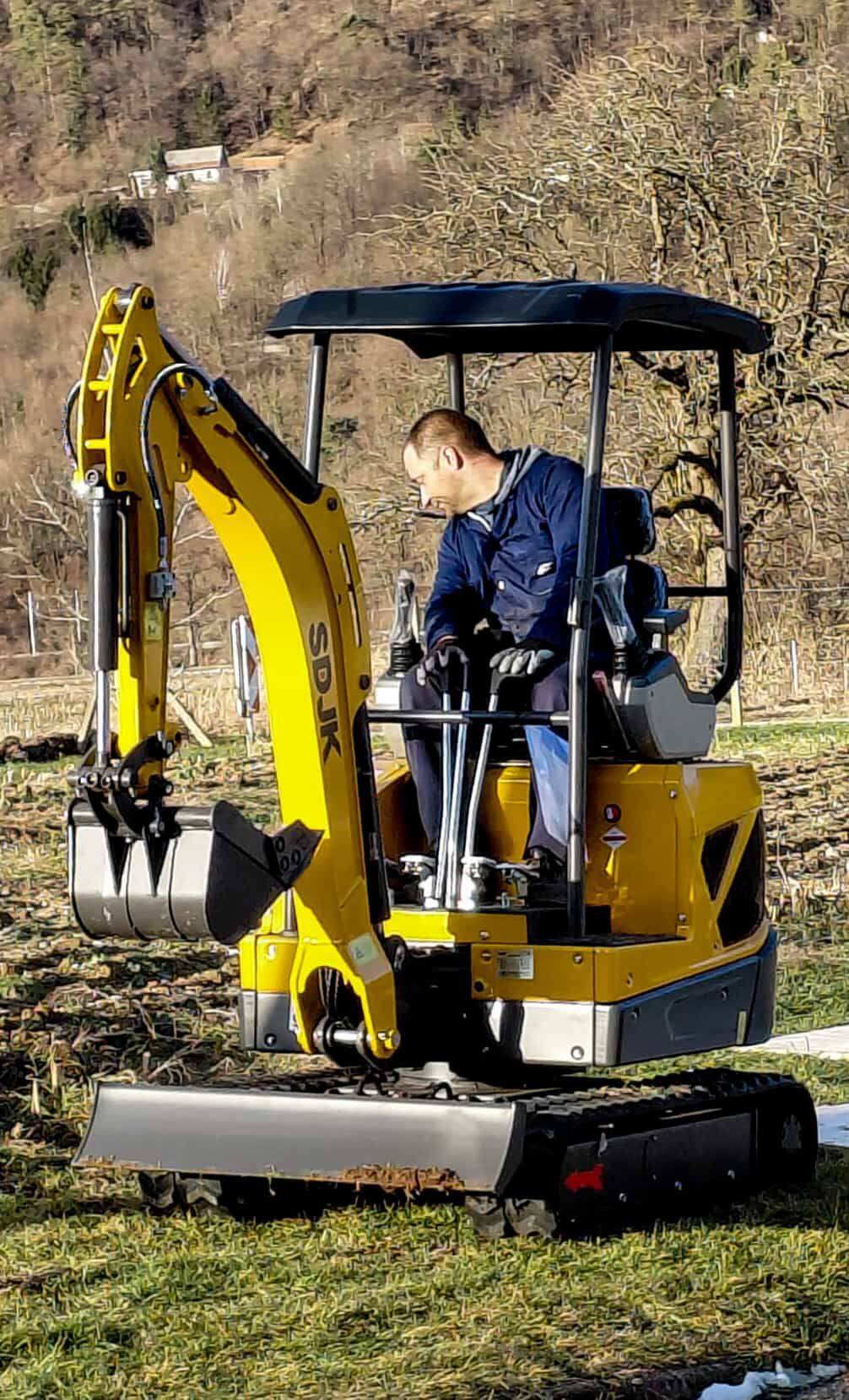 Excavator in real customer photos from Hungary, showing stable and durable performance for maximum construction efficiency